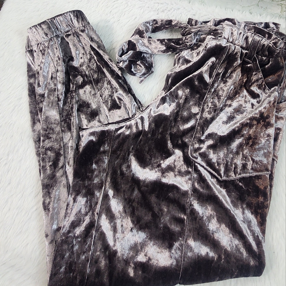 JOLT Soft Velour Cropped Pants